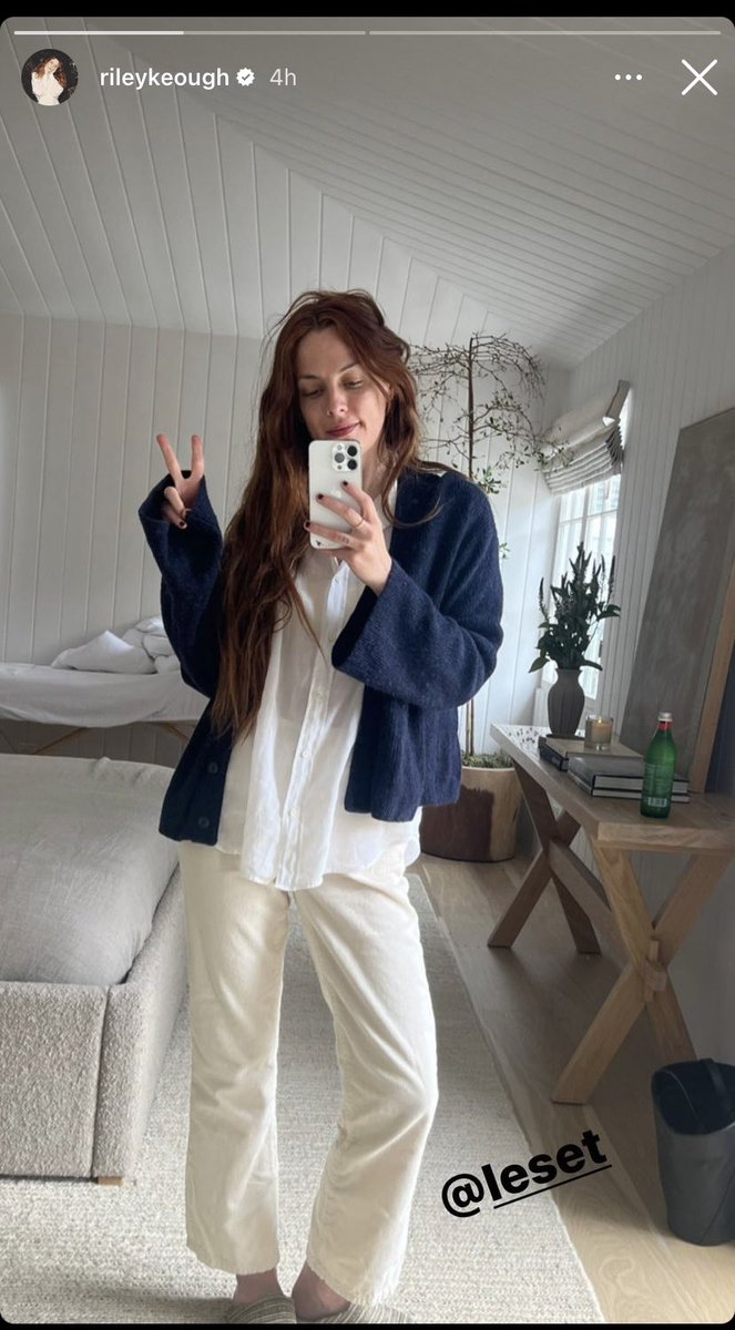 simplyrileycom's tweet photo. Riley Keough on Instagram stories wearing #leset fashion 💟 https://t.co/1jt1h94Y5O
