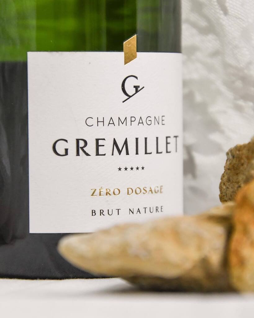 "Zéro dosage" means this cuvée has no added sugar.⁠
This 50% pinot noir 50% chardonnay blend is aged 3 years minimum but it stays sharpe and lively.⁠
⁠
Serve this champagne with starters such as a small swim of crayfish tails with champagne, a cassol… instagr.am/p/CsePc12N0JF/