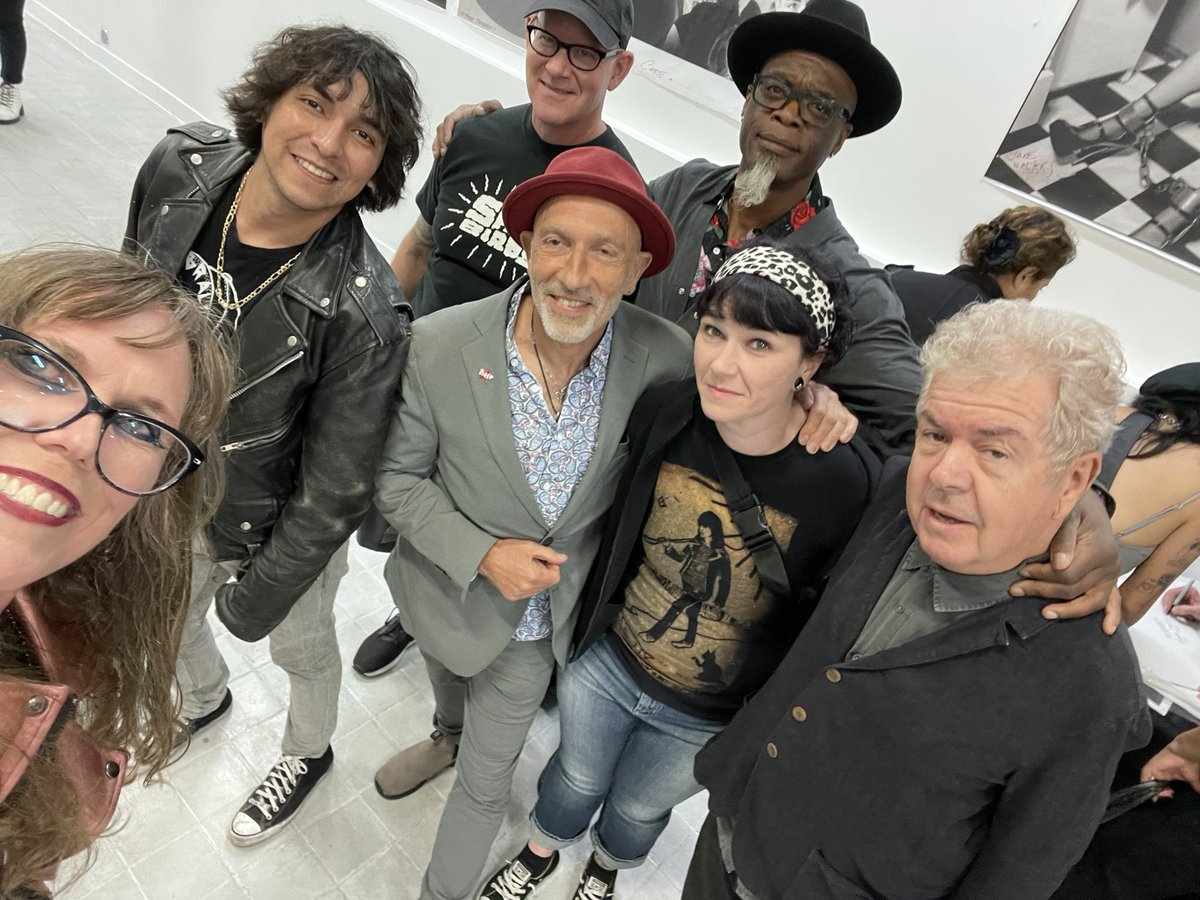 STARDUStDETROIT's tweet photo. Awesome night with good friends! 🌟 #thecure #LA #photography #cruelworld #lethalamounts #legends https://t.co/pytONUGY3A