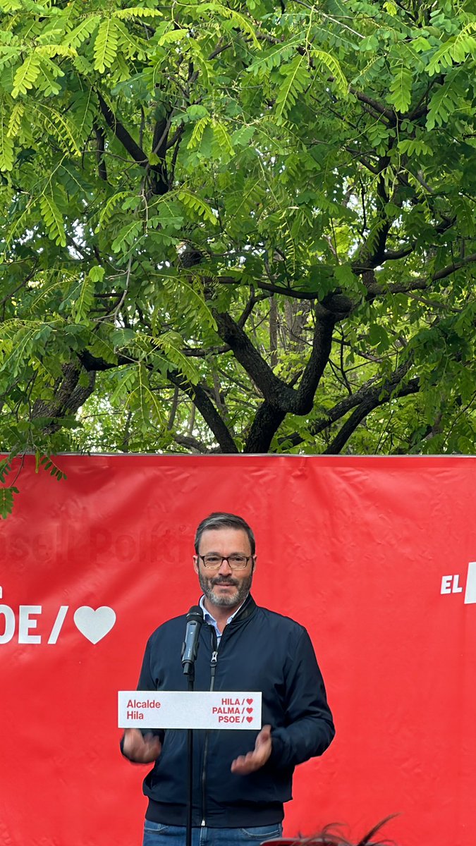 perejoanpons's tweet photo. Con el alcalde de #Palma @hila esta tarde en el parque de #Soncotoner por una ciudad más sostenible, verde y abierta 👇👇👇👇👇👇👇👇👇👇👇 https://t.co/rtSC7TaXYQ