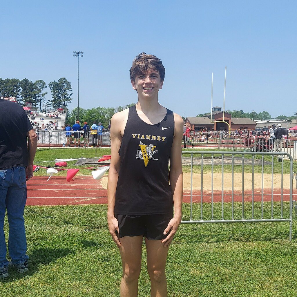 Congratulations to Tim Kester who took 3rd  place in the Triple Jump and has qualified for State.