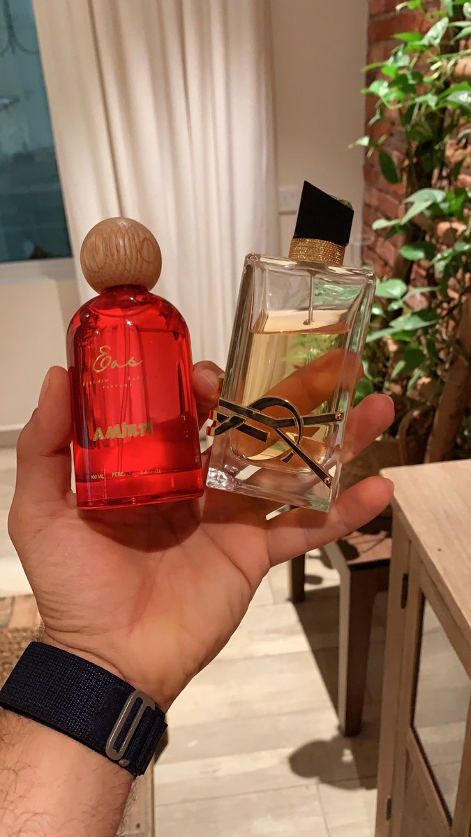 qwertyui03's tweet photo. #رابطة_عشاق_العطور 
ابدعت عطور @E25552e في انتاج البديل الاجمل والاوفر لعطر ليبر من سان لوران
😊👌متقاربين جدآ جدآ وجودة ممتازة يقابلها سعر مناسب 156 ريال مع الشحن 100 مل
📌كود MY10
بغض النظر عن المقارنة فالعطر يستاهل‼️
يأتيك بتغليف فاخر جدآ
🔺عطر AMIRTI
 أميرتي
عطر نسائي مميز برائحة الازهار
تبدأ رائحة العطر بالخزامى واليوسفي والبرغموت.
وقلب العطر يحتوي على الخزامى و براعم البرتقال التونسي والفل والأوركيد
تحيط بها رائحة القاعدة الفاخرة من الفانيليا والتونكا والعنبر ونجيل الهند.
هذا العطر الجذاب والمميز سيأسر كل من حولك.
اعلان
رابط شراء

https://t.co/NxhFmT65UK