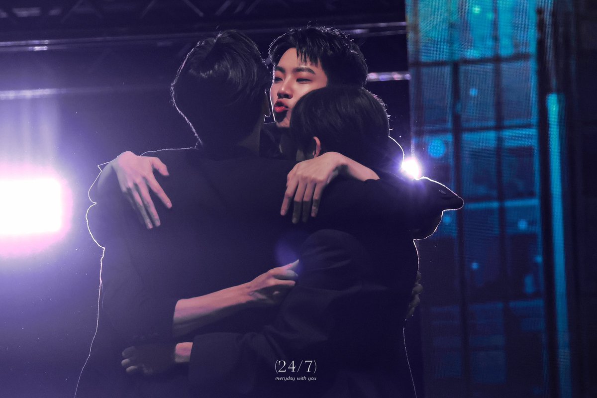 247withuuuu's tweet photo. 20/05/23

❤️💛💚💙

#BelucaConcert 
#เตนิว 
#ออฟกัน https://t.co/y86PgXYG9u