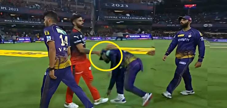 Sassy_Soul_'s tweet photo. Kohli ka aashirwad leke Rinku Singh bhaiya Naveen ki faadne gye the khali hath kaise wapas ate 💪 https://t.co/0h7KxFfag3