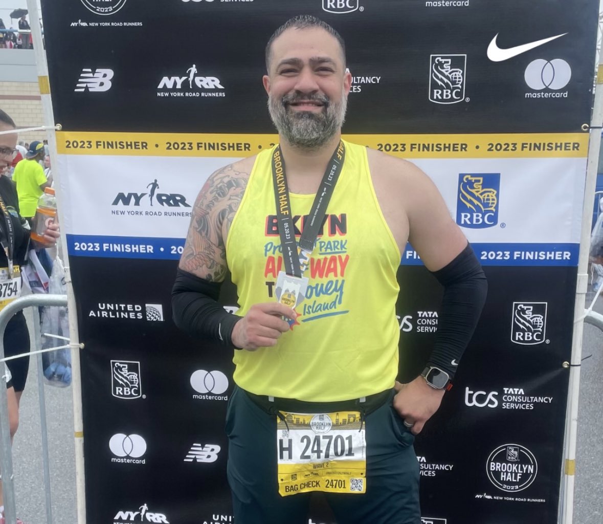 HimanshuNagarMD's tweet image. Ran the @nyrr #RBCBrooklynHalf with colleagues on #TeamProstate raising awareness and funds for #ProstateCancer @nyphospital with @WCM_PCa_SPORE. Road to 26 in November begins #NYPrunsNYC. Also, @drRohanR cheering us along the course🤣. Donate here: give.nyp.org/goto/TeamProst…