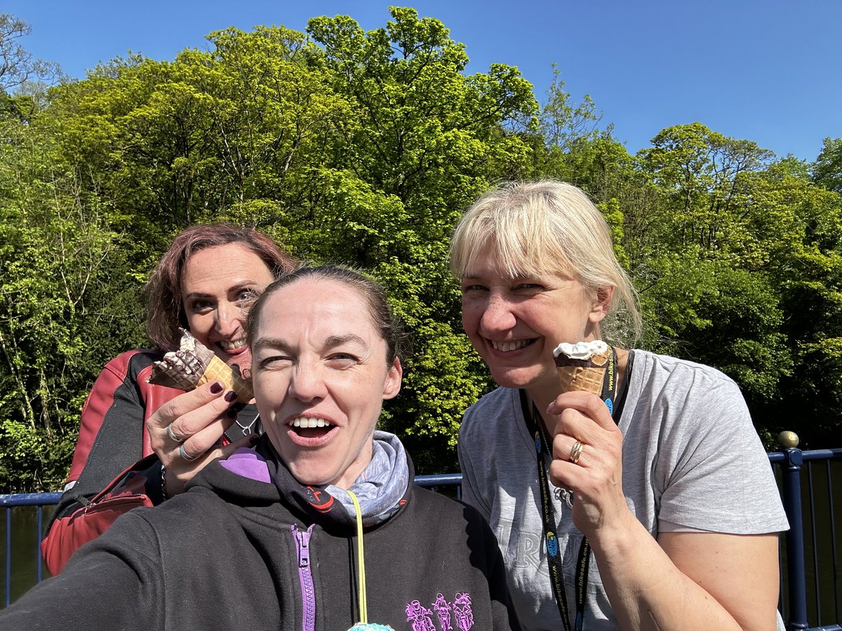 What happens in Matlock… ends up on Twitter! After a fab day 📸 hunting 3 @CurvyRidersMCC dropped in to the legendary biker calling ground for 🍦

Great end to a fab day!! #RideLikeAGirl #Matlock #BikerFriends