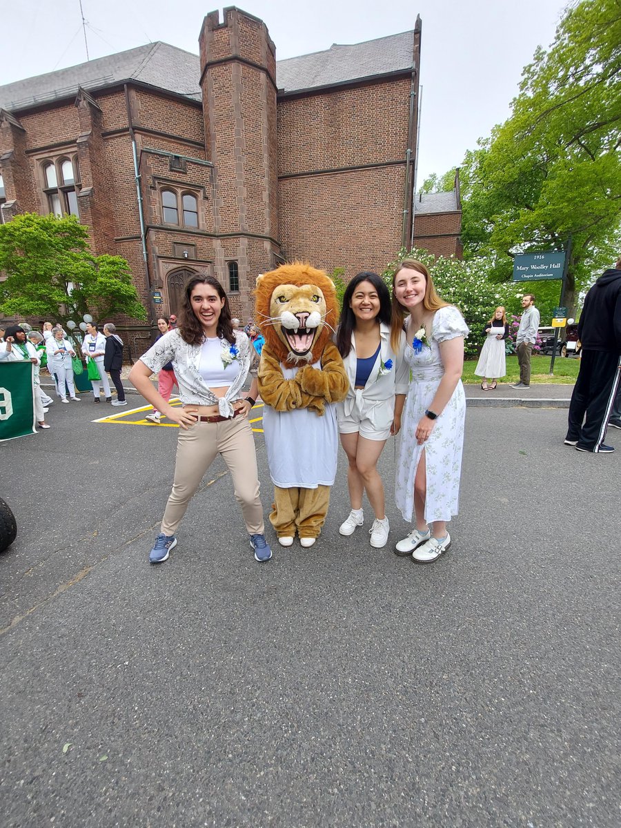 Mount Holyoke Alums tweet media