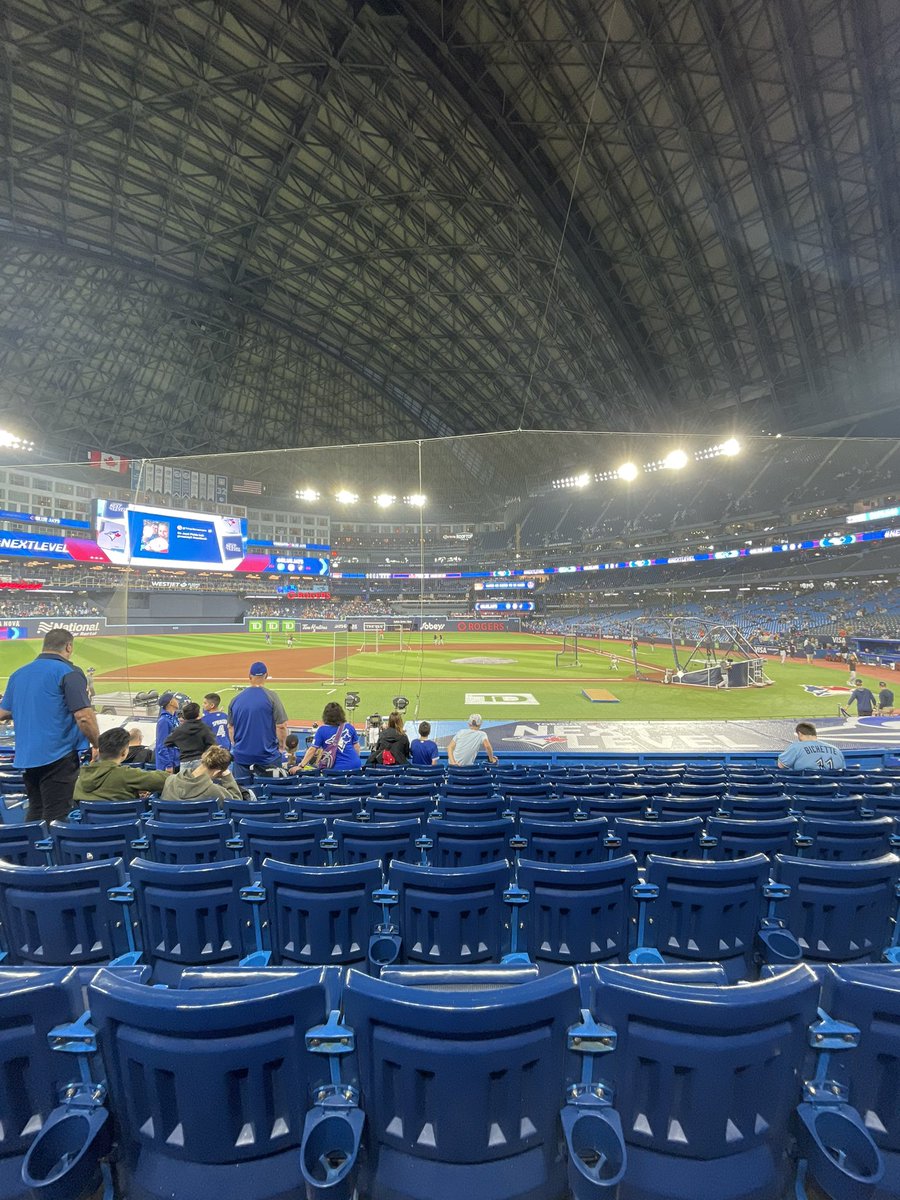 mkoovisk's tweet photo. Let’s go @BlueJays! #nextlevel https://t.co/hi5ekfBNbP
