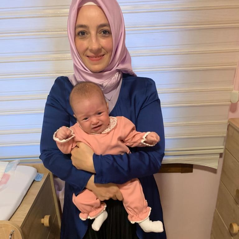 Zindanda 5. geceyi geçiren Anne ve bebeğin son hali!

Kübra bebek Cezaevine kapatıldığı günün ertesi gün ateşlenmiş,40 derece ateş ile havale geçirirken ambulansla Dr.Sadi Konuk Hastanesine yetiştirilmiş. 

Bebeğin cezaevinde beslenme ihtiyaçları karşılanamamakta!

Anne üzüntüden