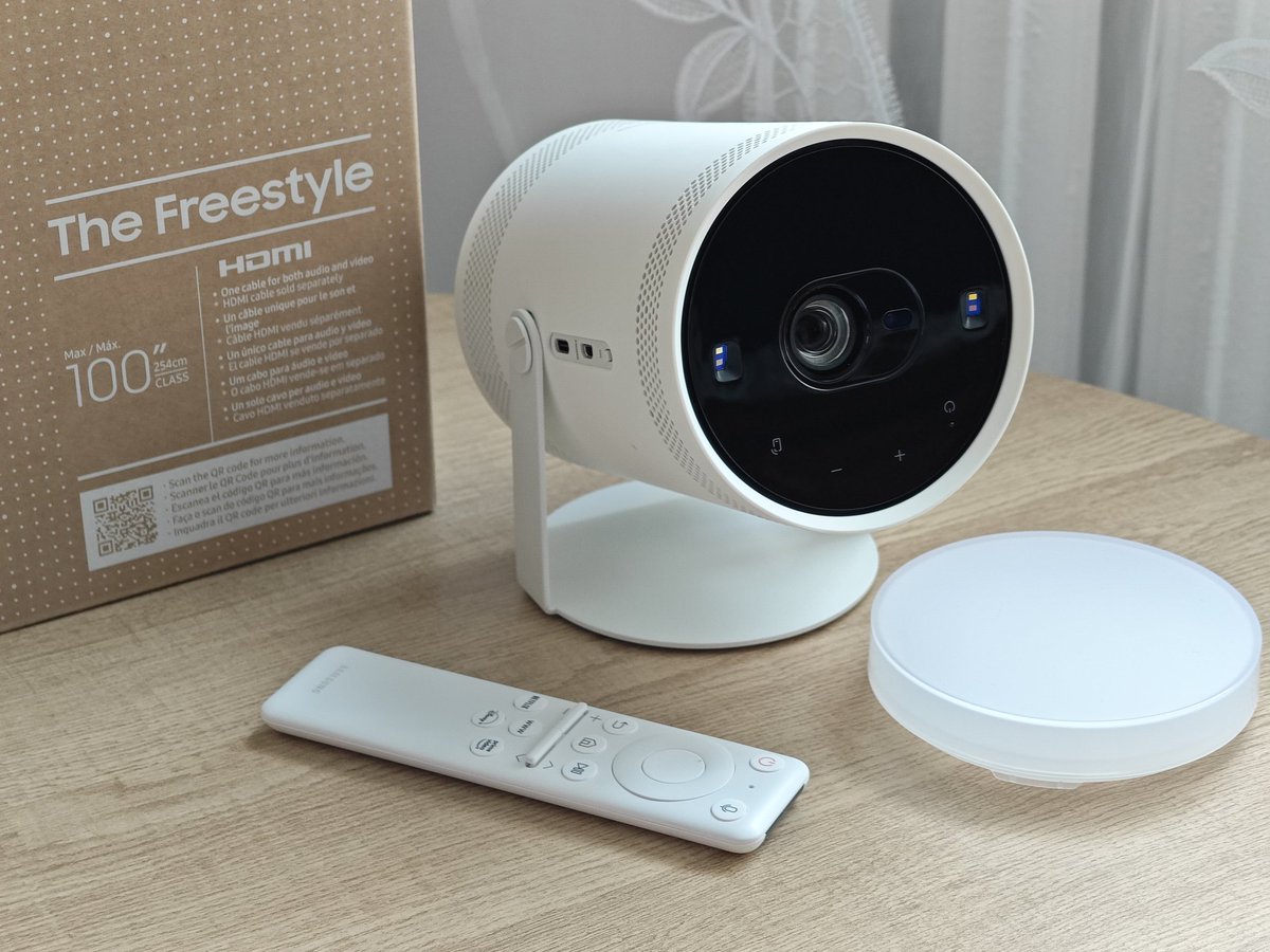 TECHNOSenior1's tweet image. Samsung The Freestyle to przenośny #projektor, który jest odpowiedzią Samsunga na potrzeby konsumentów w zakresie mobilnej rozrywki.

#samsungthefreestyle
#testwłasny
@SamsungPolska 

techno-senior.com/2023/05/20/tes…