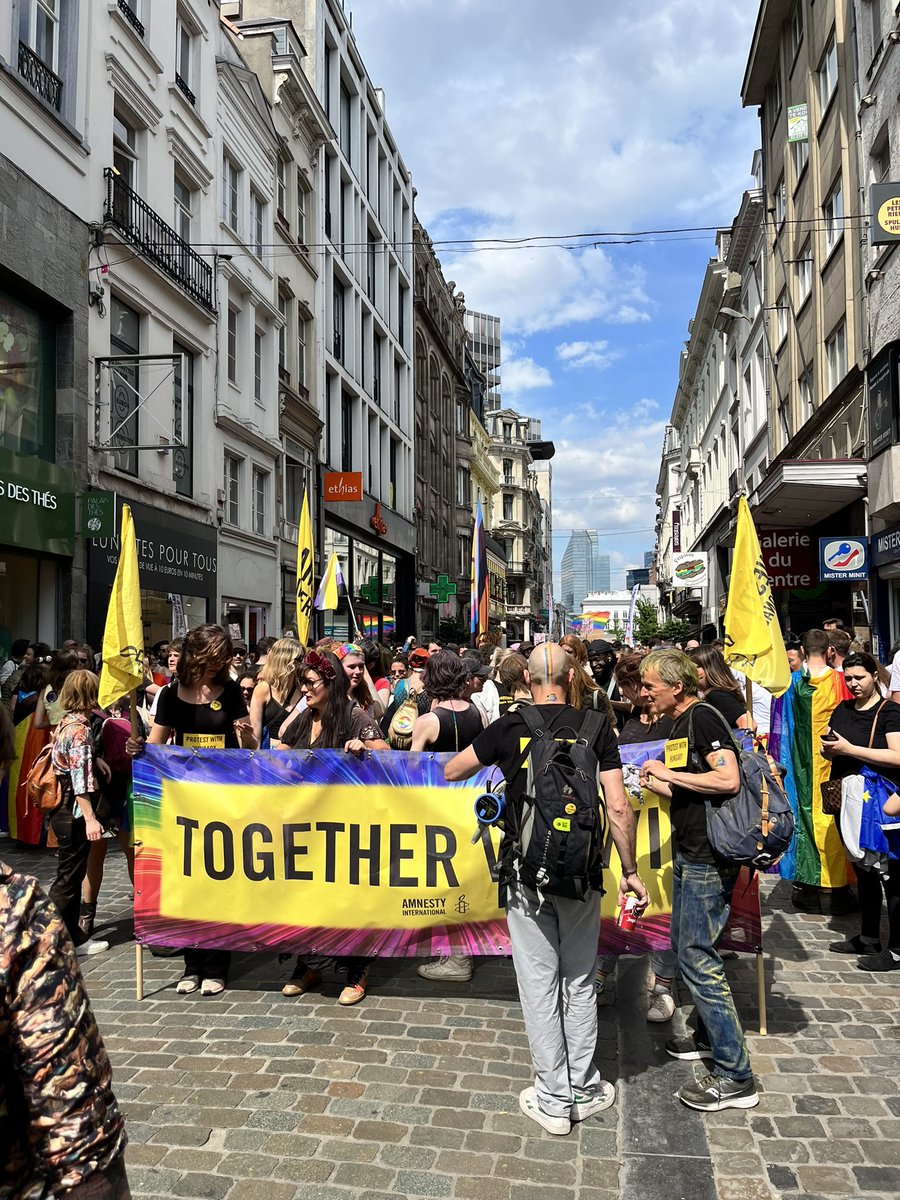 YuerekliAyse's tweet photo. What a colorful parade celebrating #equality & #diversity! ❤️🧡💛💚💙💜 #brusselspride #belgianpride #europeanpride 🇪🇺 https://t.co/4ZzDMi0SGj