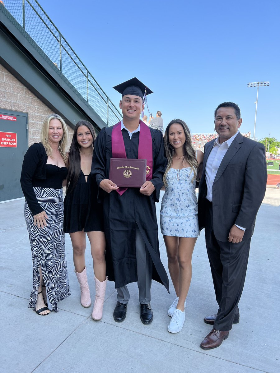 cvillafuerte68's tweet photo. So proud of you @Conradv77_ Your commitment to earn your degree while being a student athlete is commendable.  It's been amazing to watch you grow and mature to become a person of high character and leadership.  Excited for your future son. https://t.co/iD2W5rbY9r