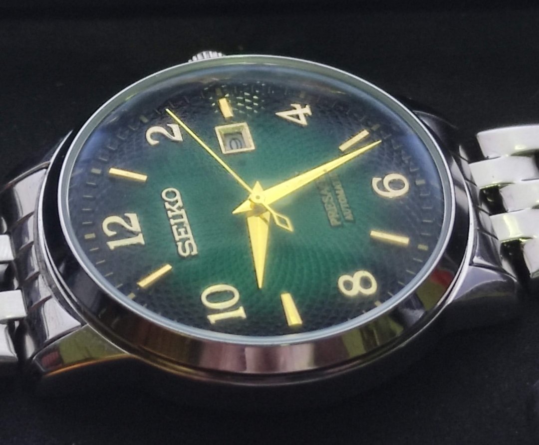 #mywatchcollection
Beautiful green and gold Seiko pressage