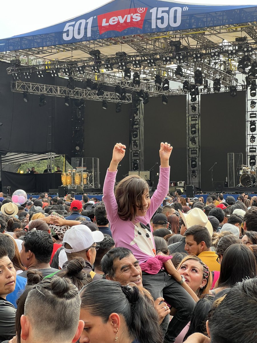 IndicioMx's tweet photo. Hoy #Intocable en la #CDMX, organizado por #LevisMx… Evento 100% familiar.
#MonumentoALaRevolución https://t.co/ho4UkTQ0AQ