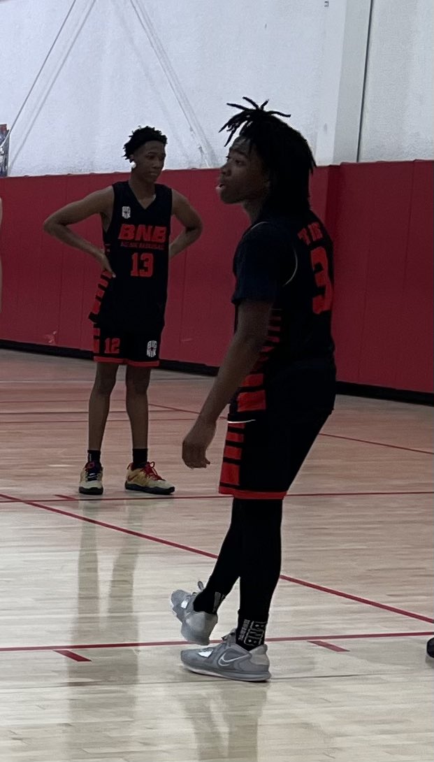 _BNBfamily's tweet photo. 🅱️N🅱️ 16U finished Saturday 2-0. @whonukk had another great game offensively scoring 18 points and 7 rebounds. @lildee0003 with 17 points, and @Johnson8James 15 points, 9 rebounds. Great work fellas! https://t.co/aTCzYiIM8q