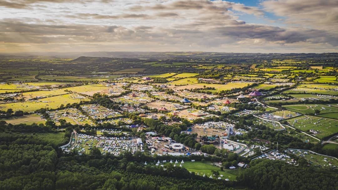 GlastoFestFeed's tweet photo. Be it spiritually, mentally, or physically – In EXACTLY 1 MONTH from today, you'll be at your favourite place on earth! 🥹💭✨

#Glastonbury2023 #OneMonthToGo

📷 James Tuck https://t.co/wkfC2PjR2l