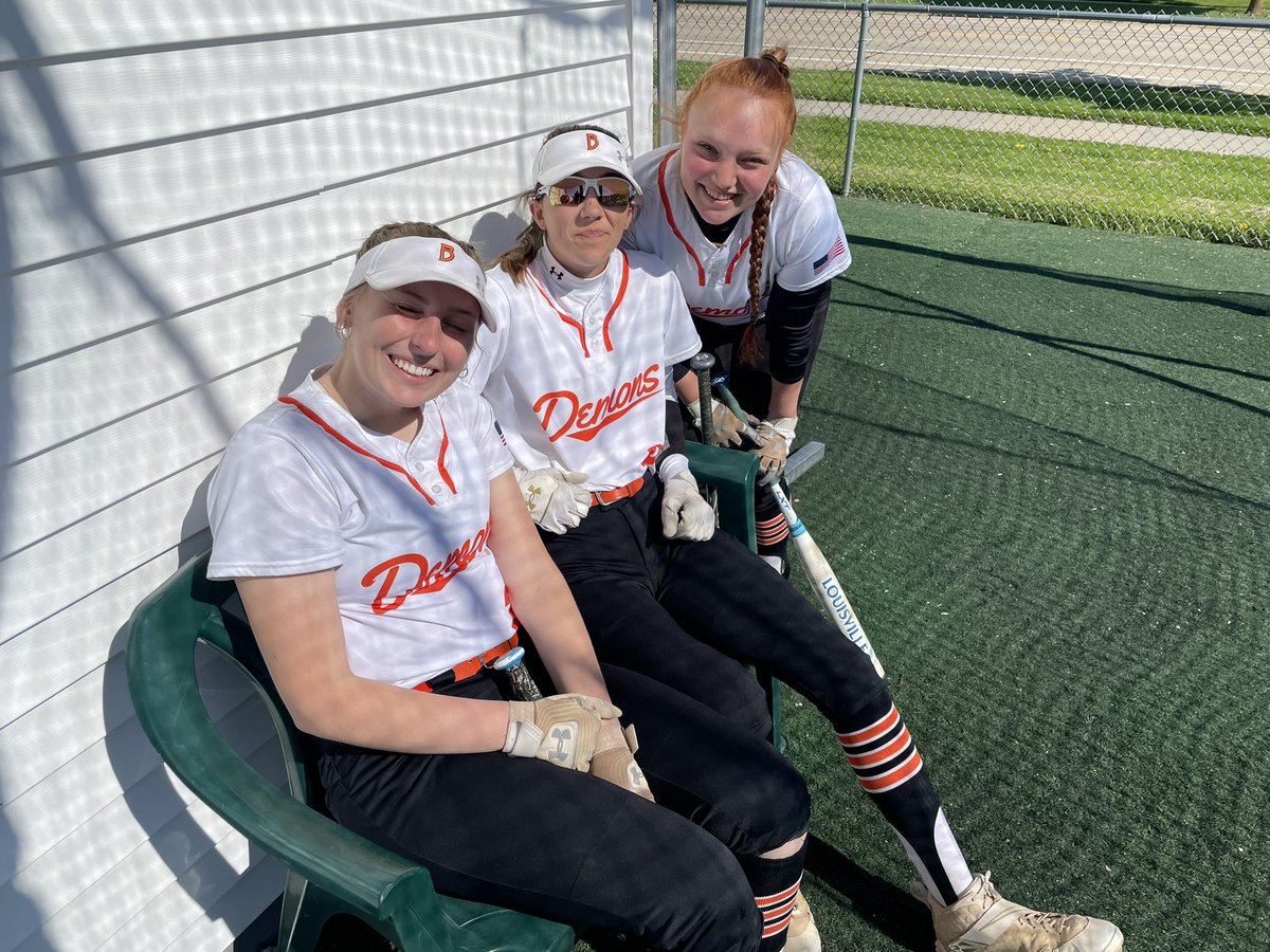 GAME 2:  Took a loss 6-8 to Oak Creek (Ranked #3 in Div. 1) 
<a href="/EmersynB29/">Emersyn Biedrzycki</a> 3-3 with a 💣 (1st of her varsity career!), 2 RBIs 🔥
<a href="/mollyberez/">Molly Berezowitz</a> 2-3, 2 RBIs
<a href="/KBerezowitz/">Kati Berezowitz</a> 2-3
Base hits for:
<a href="/JulesBousquet20/">Juliette Bousquet</a> 
<a href="/graekwiatkowski/">Graelen Kwiatkowski</a> 

Mowing down runners from OF 💪
<a href="/Kwarner1011/">Kayla Warner</a> 
<a href="/KBerezowitz/">Kati Berezowitz</a>