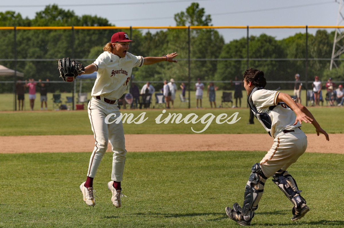 ChrisSchmitz168's tweet photo. “Rolled Bub”
The De Smet Spartans hold off the comeback attempt by the CBC Cadets, defeating them 10-7 in the @MSHSAAOrg C6D3 championship game today at Cadet Park! @DeSmet_Baseball @DeSmetJesuitHS @DeSmetAthletics @PBRMissouri @cadetbaseball @scoreboardguy @cbchsbaseball #AllMCC https://t.co/9aSNUYnc2z