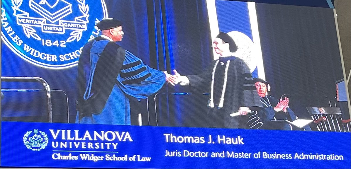 ProfMarySheila's tweet photo. #jointdegree #jdmba #lawschool #Commencement2023
#unitas
part 1
Grateful to incoming, Dr. wen Mao, incoming Dean of @VU_Business, for conferring the MBA degree on our 5 JD/MBA graduates today! @VillanovaU https://t.co/o3V7Y5FGit