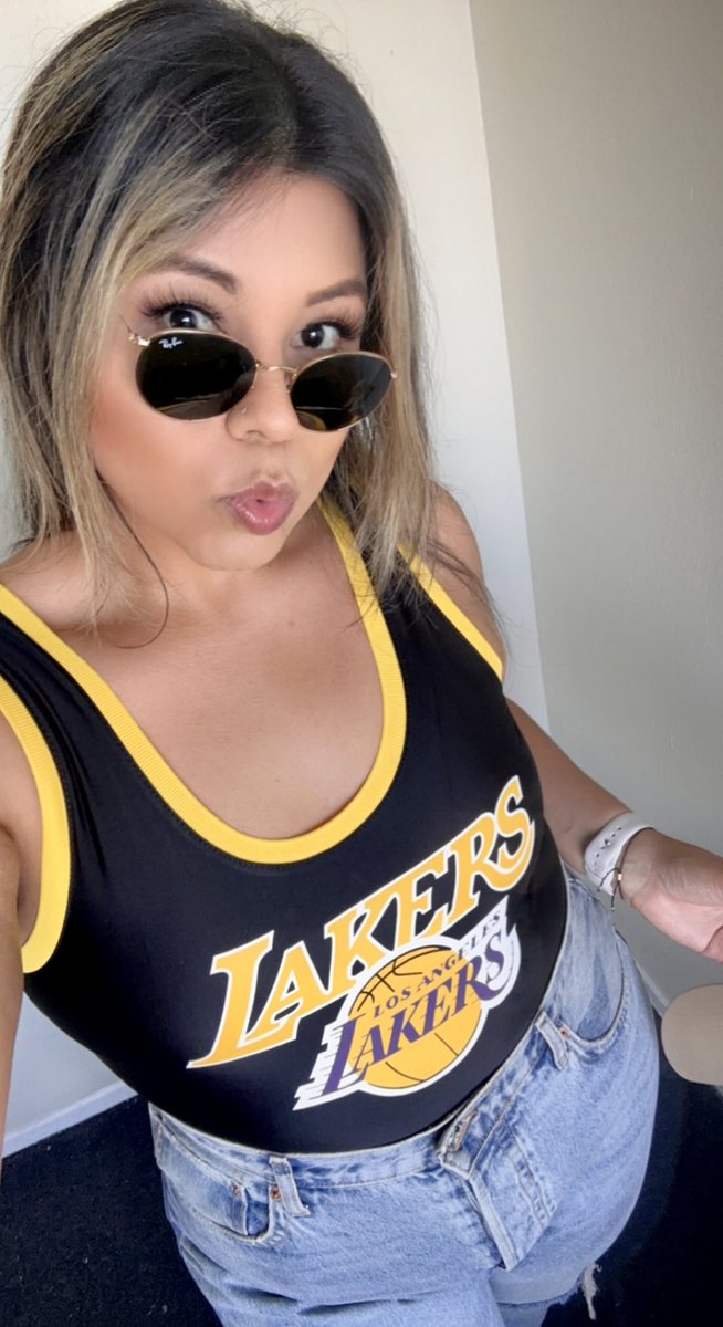 kariroxx's tweet image. Let’s fucking go.
#Lakeshow