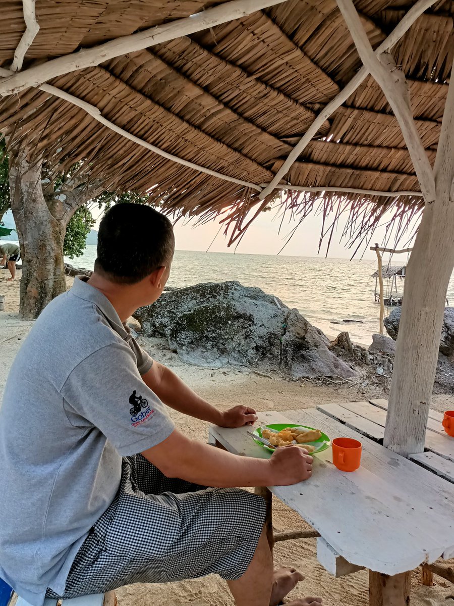 arfdarone71's tweet photo. Mentari Pagi dan kisah lama dalam secangkir kopi https://t.co/Z7Im7jnCIx