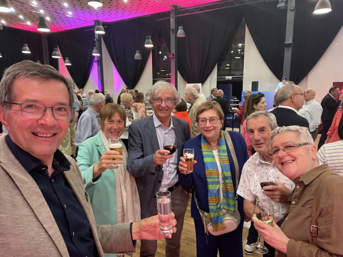 verachtertp's tweet photo. Knappe theatervoorstelling ‘Mooie jaren’ bij 50j. UHasselt. We wensen UHa een mooie toekomst
https://t.co/0xyaGuF7en @roelandbcknx @nieuwstedelijk @uhasselt https://t.co/Xqi99rat5j