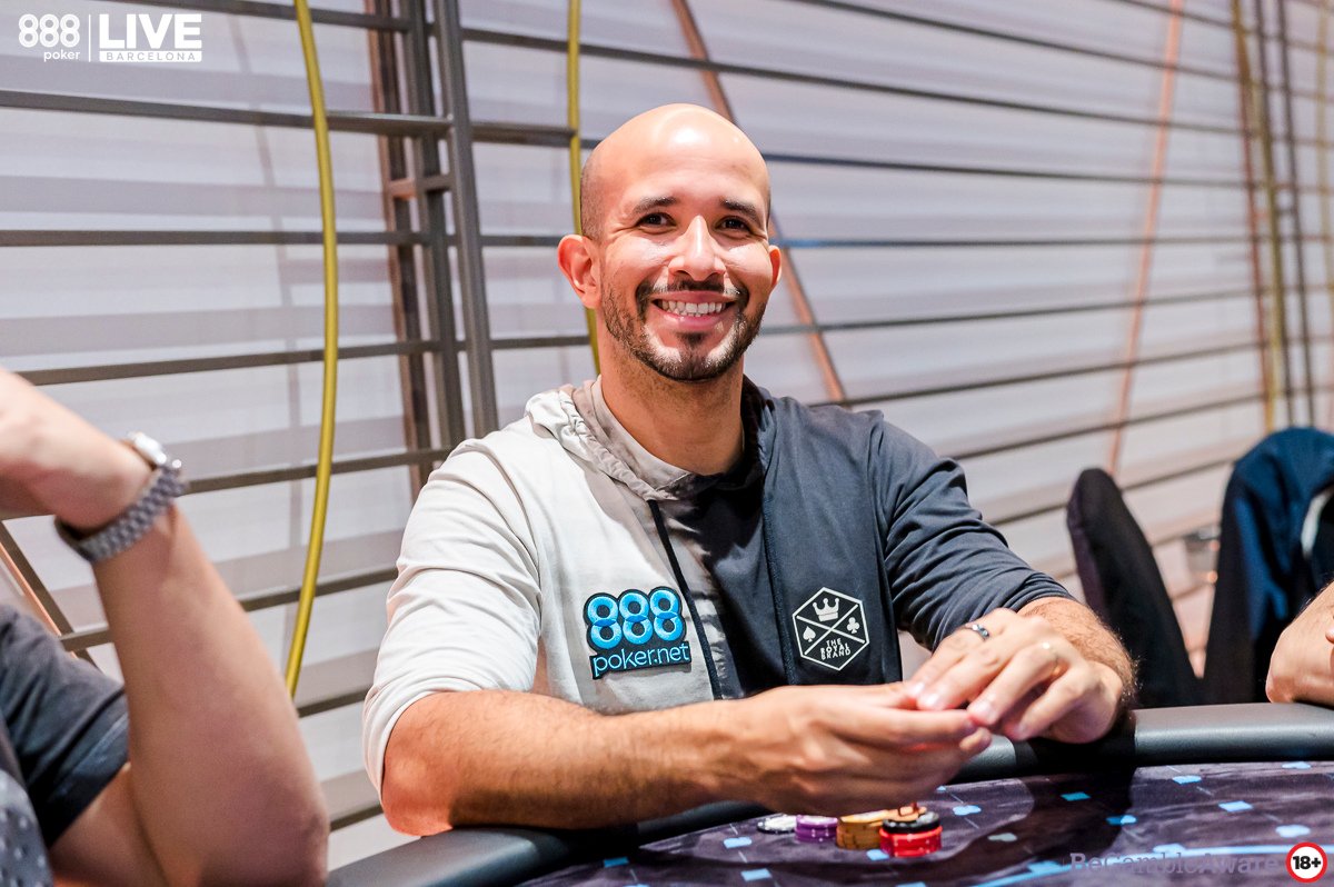 888poker_br's tweet photo. GG para o nosso embaixador @AleMantovaniPkr no Main Event do #888poker Live Barcelona 🇪🇸
Cavalito caiu em 52º! https://t.co/wHTgOZ5QKi