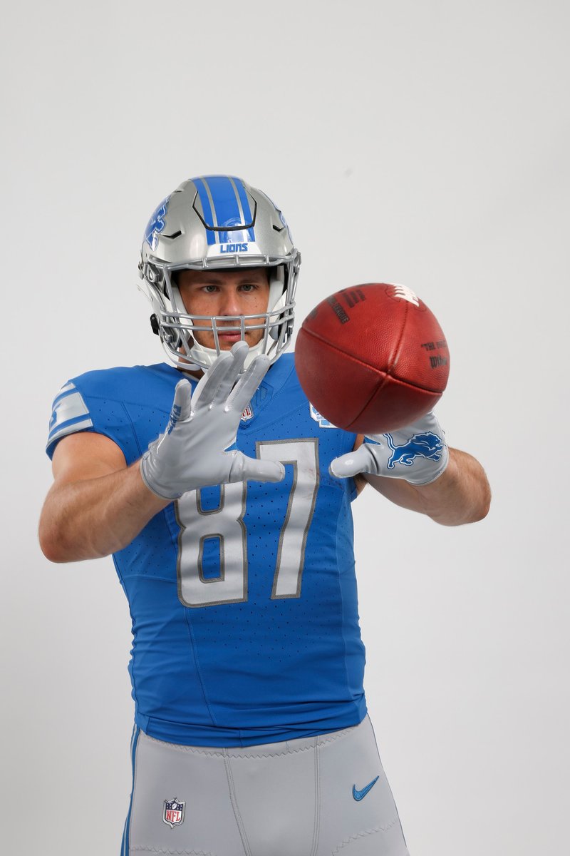 🎬Now Premiering🎬
 
<a href="/NFLPA/">NFLPA</a> Rookie Premiere 🆇 <a href="/Samlaporta/">Sam LaPorta</a>