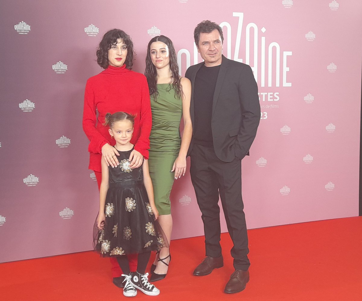 #Creatura és valenta, arriscada, femenina, poètica i conmovedora alhora. Avui s'ha presentat a la <a href="/Quinzaine/">Quinzaine des Cinéastes</a> de #Cannes23 i ha rebut una emocionant acollida.
Una producció de <a href="/VilautF/">Vilaüt Films</a> <a href="/Avaloncine/">Avalon</a> <a href="/ElasticaFilms/">elasticafilms</a> <a href="/tv3cat/">TV3 és ara @Som3Cat</a>