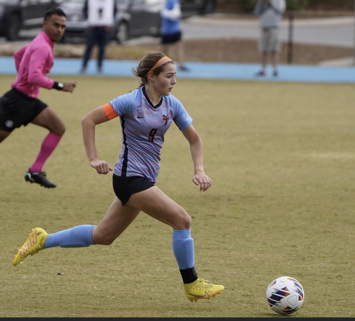 Happy birthday to recent graduate and new alumni <a href="/EllaPiercey/">Ella Piercey</a> #LadyHornet⚽️ #TheSisterhood