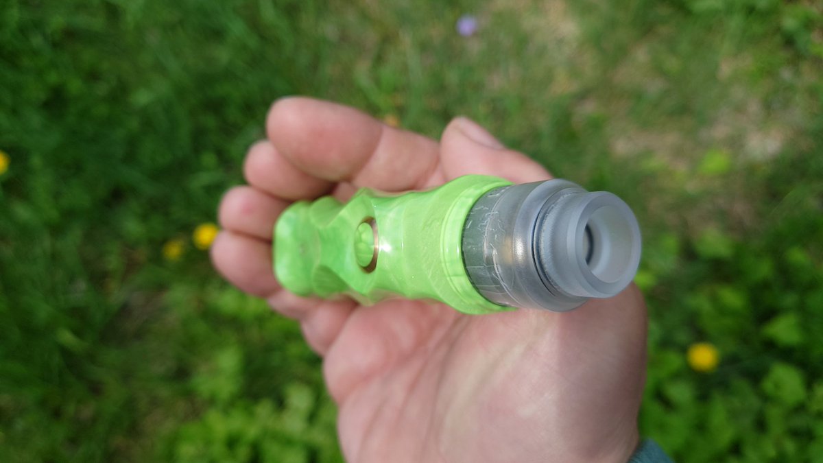 CebrjowHwScHCkj's tweet photo. 皆さんおはよっチェ😆👍今日も宜しくご安全に。🙇💦#LKC #JUMA Green Mamba NONAME MOD + #VaperzCloud #NightmareRDA Mini😋💦 #VAPE #vape好きな人と繋がりたい #VAPE好きと繋がりたい #VAPE初心者 #LovePinoyVapingGear #LowkeyCustoms #iamlowkeycustoms https://t.co/XeMNjyhRcY