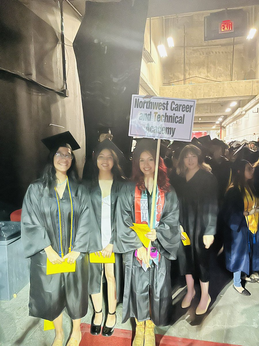 yvonhicks's tweet photo. HEAN Ceremony 2023! Congratulations NWCTA Seniors! ❤️🎉 @HEANevada @ClarkCountySch @NWCTAPrincipal https://t.co/7gUm4vcM44