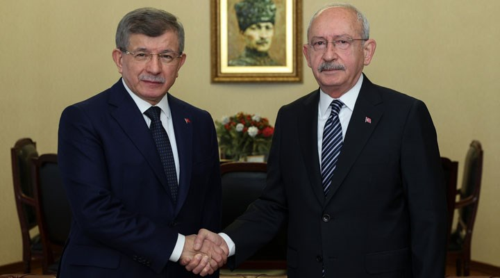 Ahmet Davutoğlu:  

"Sayın Kılıçdaroğlu’nun alacağı oy artacaksa, Cumhurbaşkanlığı Yardımcılığından feragat etmek konusunda bir dakika bile düşünmem."