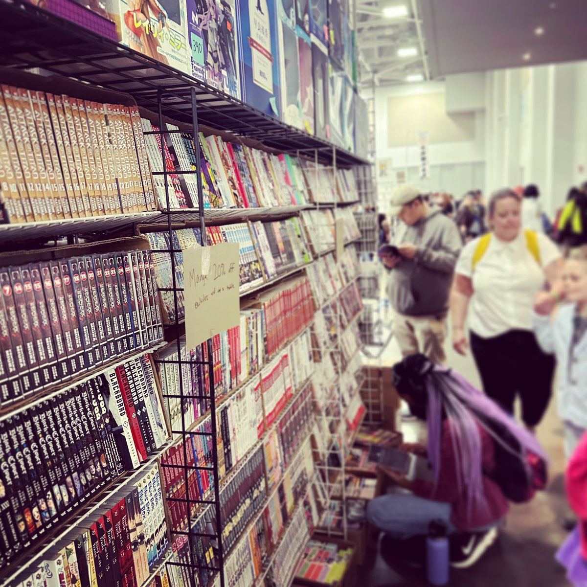 indiecomicszone's tweet photo. Yes, they have manga at @TWComicon … tons of manga! #comicbooks #manga #japanese #art #comicart #comicpublishers #vabeach #virginiabeach https://t.co/MI7qnSrHcn