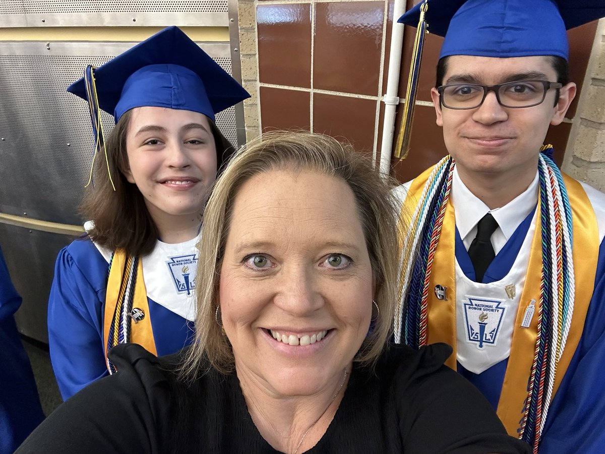 RT @RaymieVenable: Graduation day @IDEA_at_Fannin is bittersweet! Will miss these resilient souls but can’t wait to see the impact they make on the world! @DallasISDSupt @RubyRamirezDISD @JoeCarreon @tanyania @PersonalizeDISD @TransformDISD #PLPack