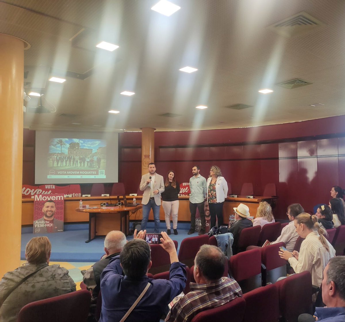 2️⃣ Una ciutat bonica amb més aparcaments, adaptacions, rehabilitació d’habitatge i més florida.

3️⃣ Una ciutat per al futur amb moneda local, espais coworking, fires amb el comerç i rehabilitació del mercat. 

El 28 de maig: Amb tu, FEM-HO!

#VotaMovem #DavidPoy2023