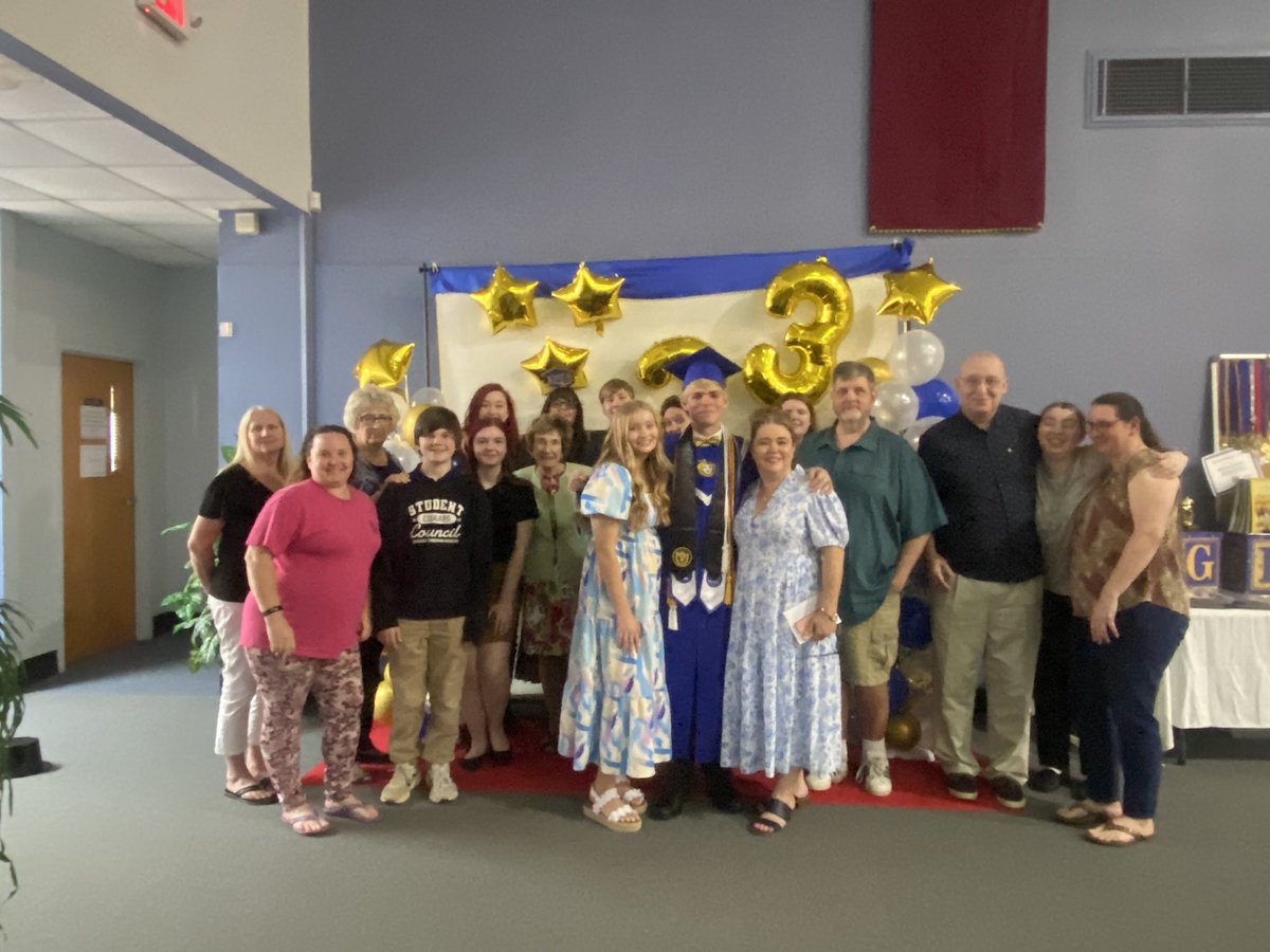 FrontPorchPlyrs's tweet image. We are so proud of our graduates William Shiflett and Ashlyn Farmer! We know how hard you worked to hit this milestone and that the future holds amazing things for you. Congratulations!