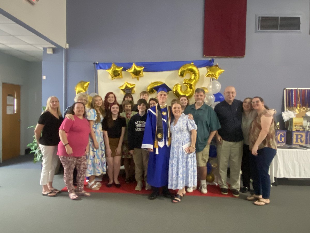 FrontPorchPlyrs's tweet image. We are so proud of our graduates William Shiflett and Ashlyn Farmer! We know how hard you worked to hit this milestone and that the future holds amazing things for you. Congratulations!