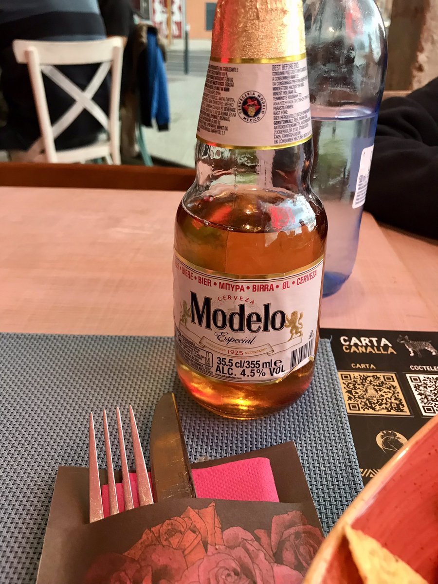 jiglisardo's tweet photo. Esta de Nueva España va por ustedes desde #Tabernia, #GenteDeBien
Aquí fraguando el golpe de estado. https://t.co/ttJhVfnoGQ