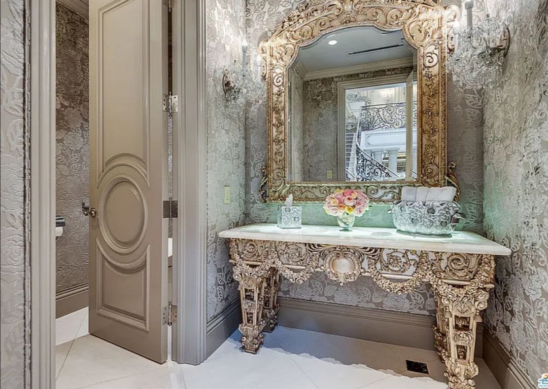 #بنەماڵەی_مایەپووچ