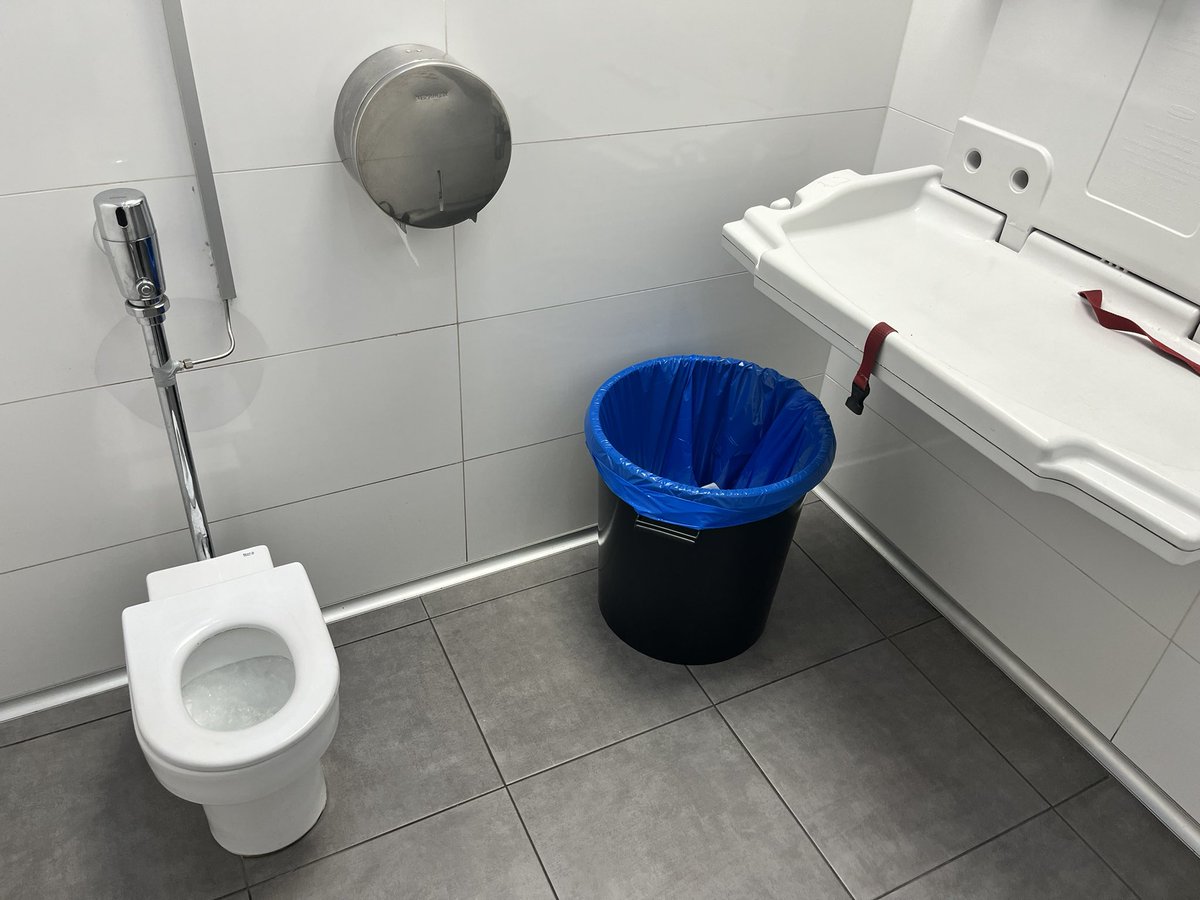 KevinHearns's tweet photo. What is this Tenerife airport? A toilet for ants? …. They need to be atleast 3 times bigger than this https://t.co/kUJRdudoic