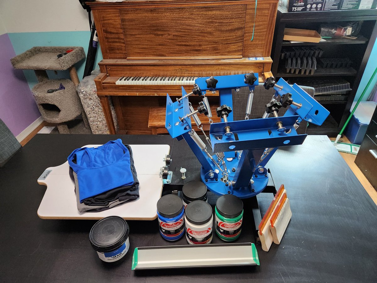 Aleerialuv's tweet photo. All of our screen printing gear has arrived!!! I am so so excited! I can't wait to print a shirt
#podcast #sexpositivity #storiesbetweenthesheets #education #lgbtq+ #alternativelifestyle
#alternativelife #screenprinting @buttonlove83_vip @aleerialuv https://t.co/PTp5TfiLU3