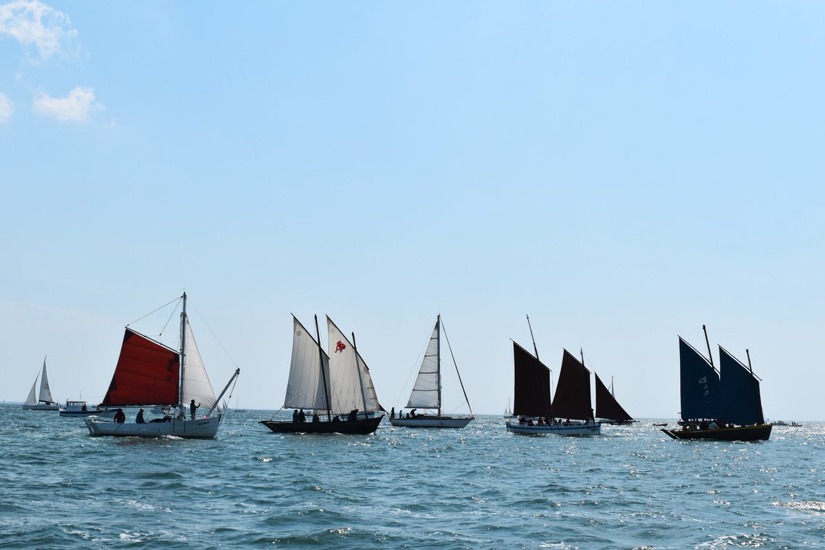 Avec plus d'un millier de bateaux traditionnels et classiques venus du monde entier, les flottilles et les vieux gréements se retrouvaient cet après-midi, pour défiler sur le Golfe lors de la Grande Parade de cette 12ème édition de La Semaine du Golfe du Morbihan. ⛵