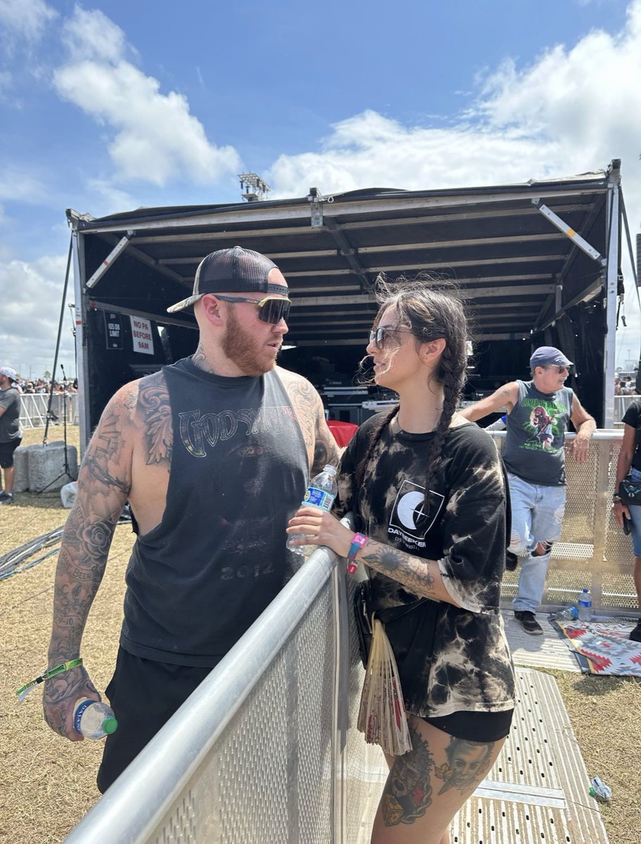 nikki tweet media