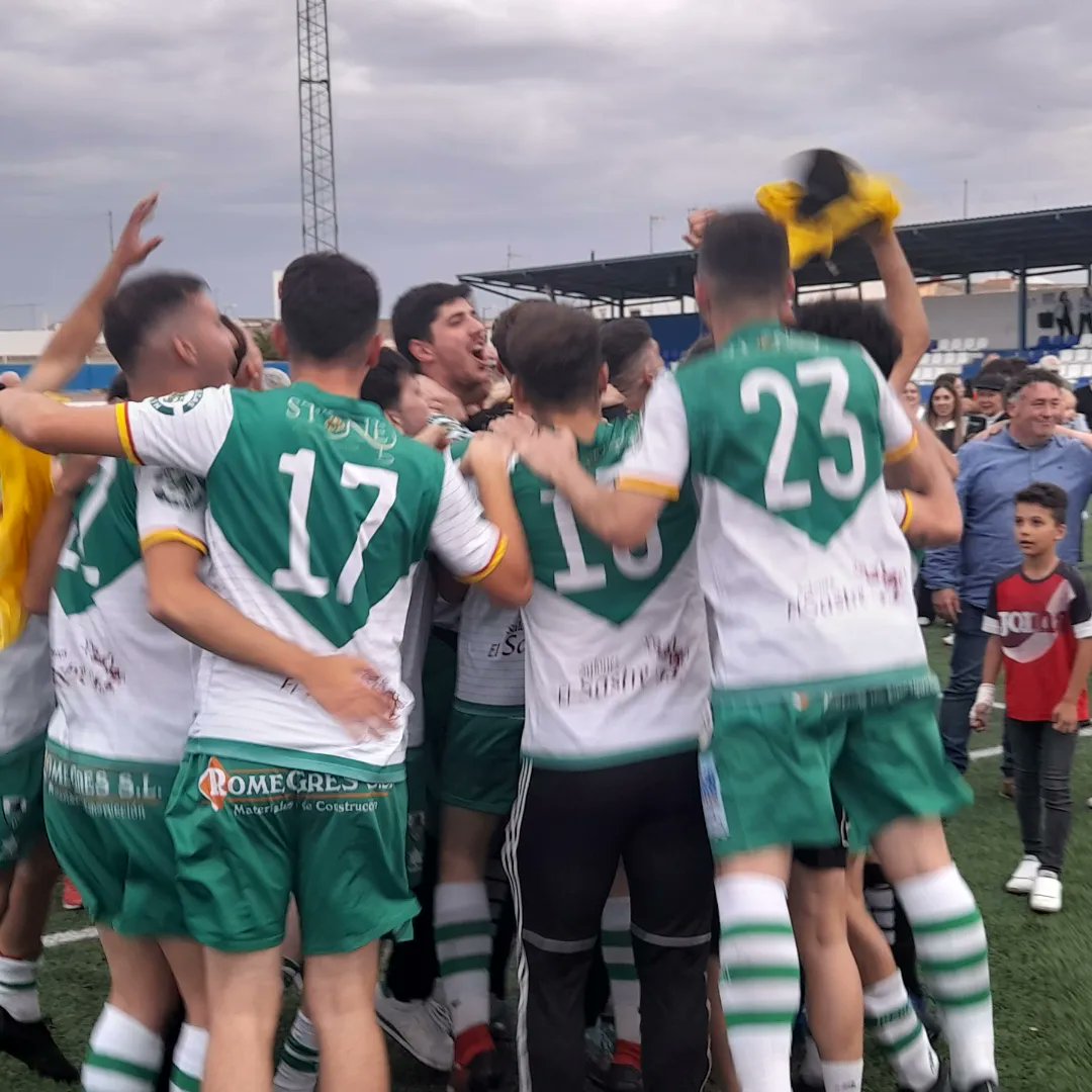 💙🤍 No sabéis la alegría y el orgullo que nos da desde el Kiele Socuéllamos, el ascenso a Preferente del @CristoVegaCF. Luchado, peleado y merecido ascenso Ahora, ¡A disfrutar! #GlobalcajaConElDeporte #TeamCLM #SomosDeporteCLM #AytoSocuellamos #DiputacionCR #UCLM