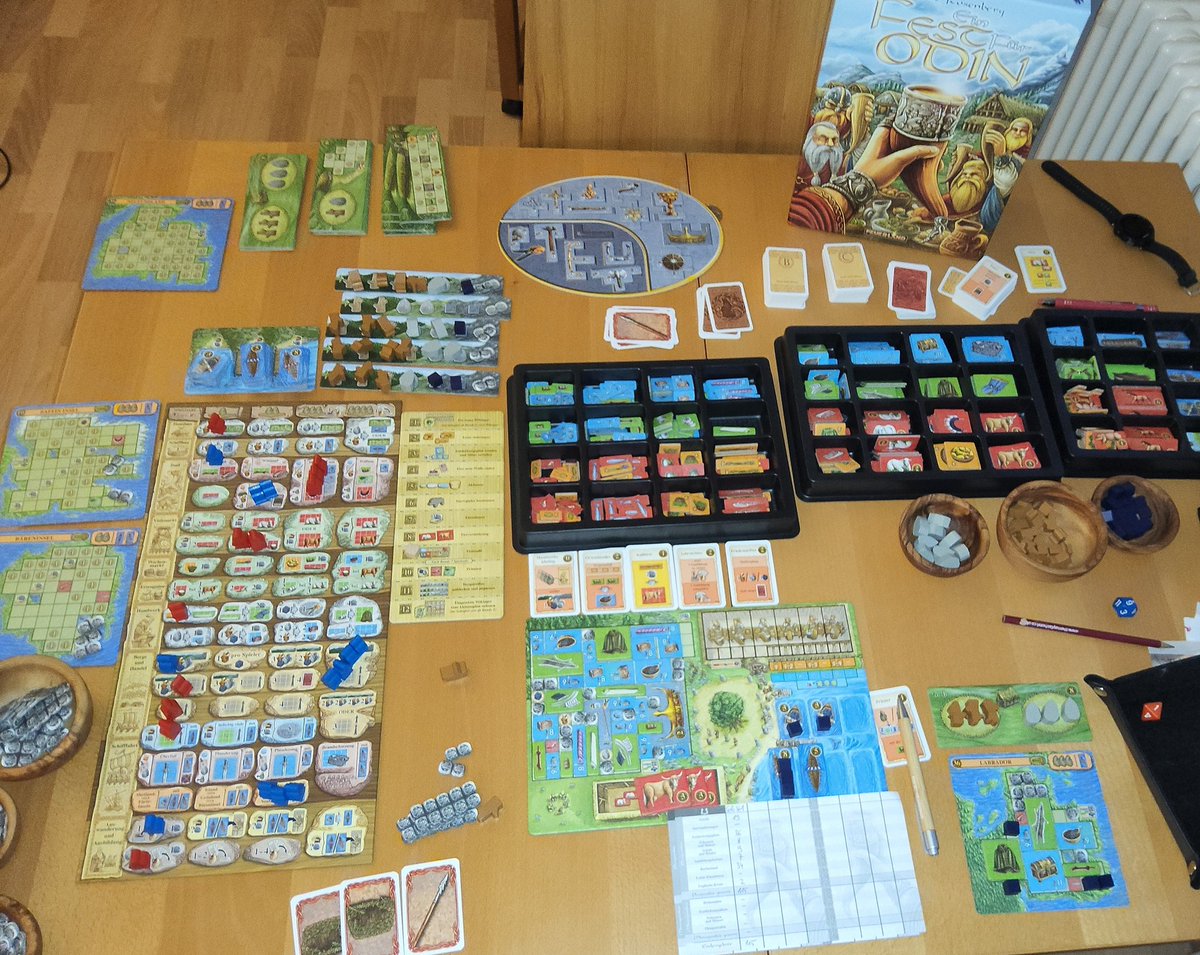 Fundgrube #boardgamegeek: Heute habe ich eine fan-made Solokampagne mit 16 Szenarien für #EinFestFürOdin entdeckt. Und gleich das Erste mit 115 Punkten gerockt 🦚