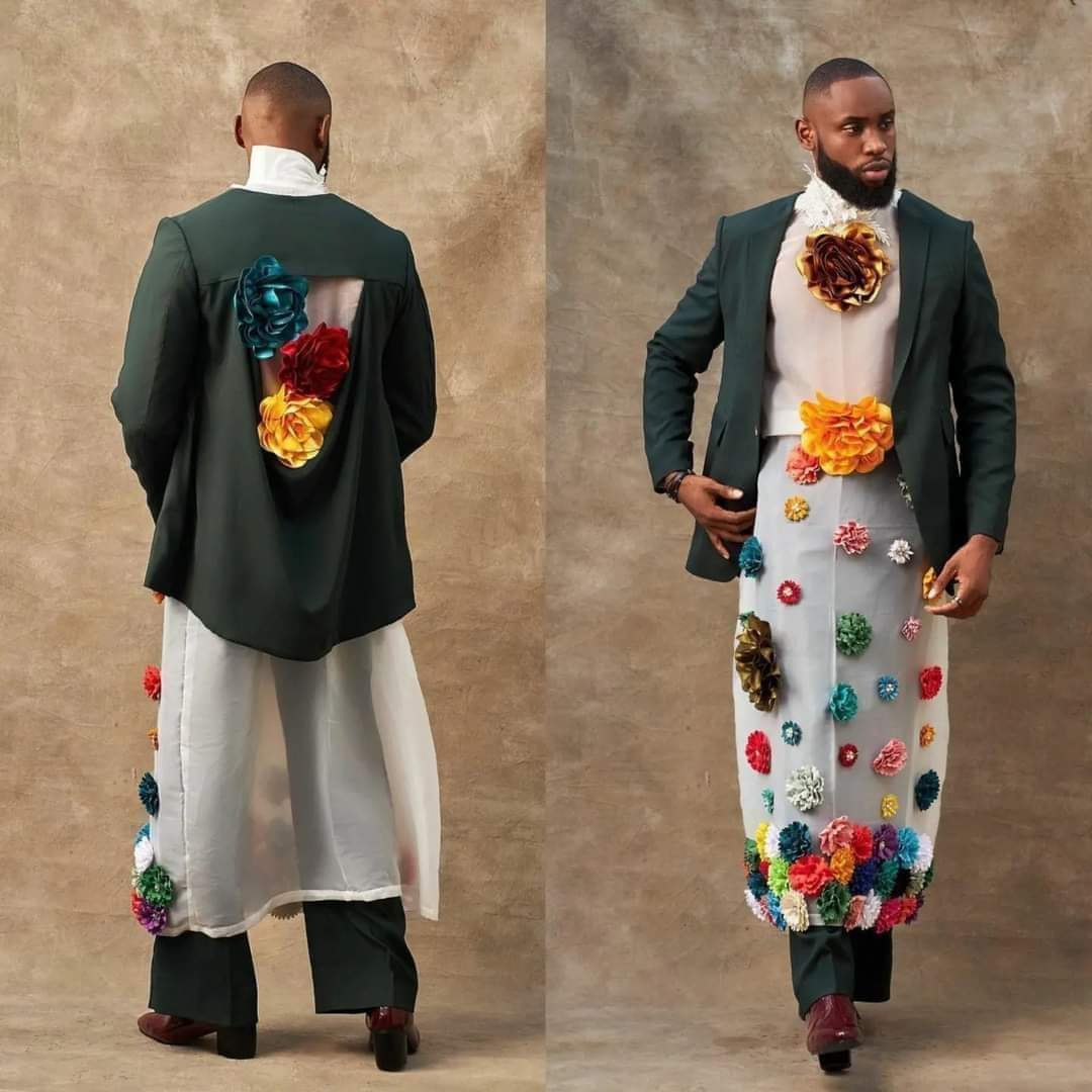 ogayenne's tweet photo. Meanwhile, another Akwa Ibomite just broke a World Record as the first Akwa Ibom man to dress in a female attire in public.
😂😂😂😂🤣🤣🤣

#emmabbnaija 
#hildabaci
#uyo
#YEBRA https://t.co/sCuT7yPQ2h