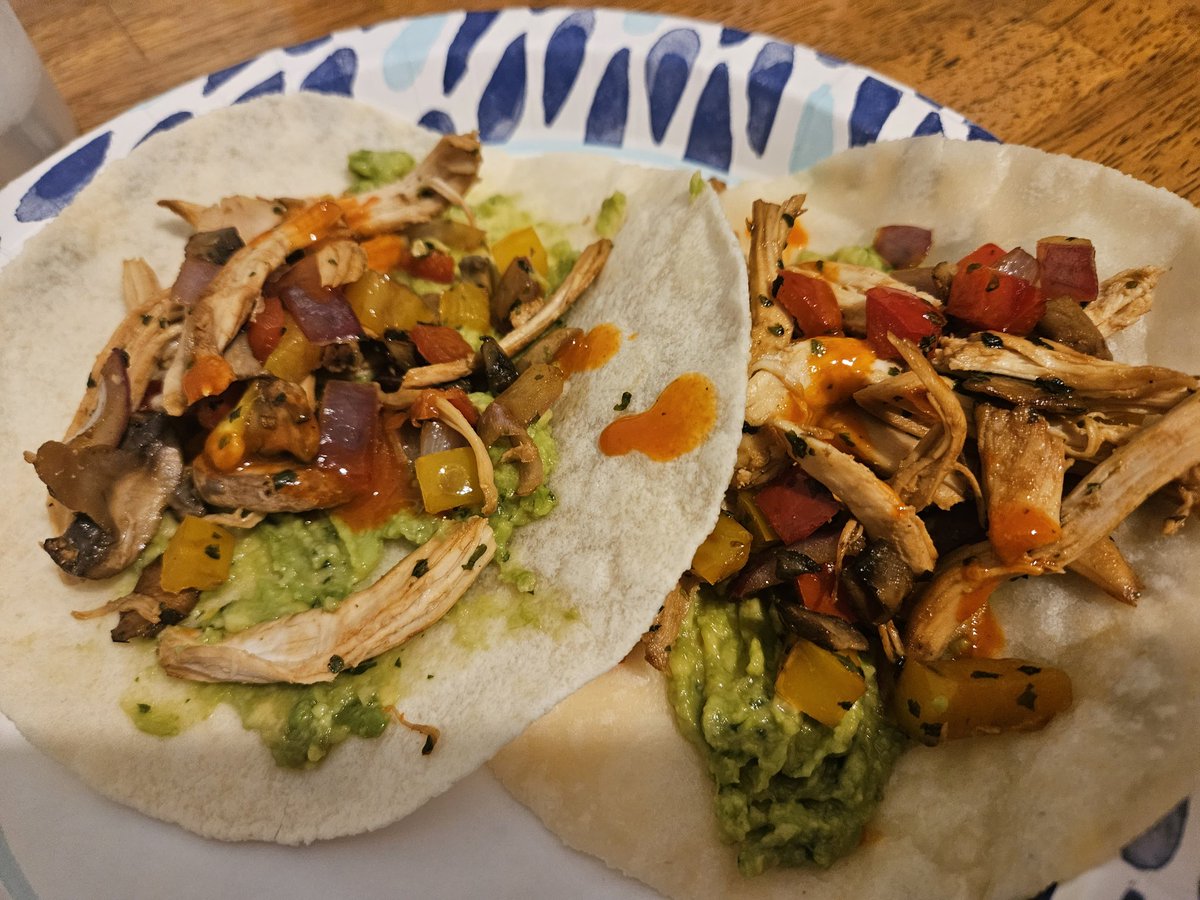 ARHennessy90's tweet photo. Can I interest anyone in some paleo tacos? #lunchtime #writersgottaeat #healthybodyhealthymind #fuelforcreativity https://t.co/Exjg4Q3OIO