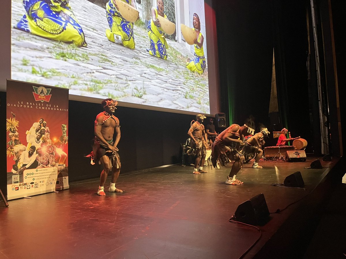 MboaParis's tweet image. 🎶 En ce moment à #MboaParis2023, 

Le @balletdiaspora1 pour la première partie de notre concert.

C’est chaud 🔥

#diasporacamerounaise #cameroun #ballet #danse