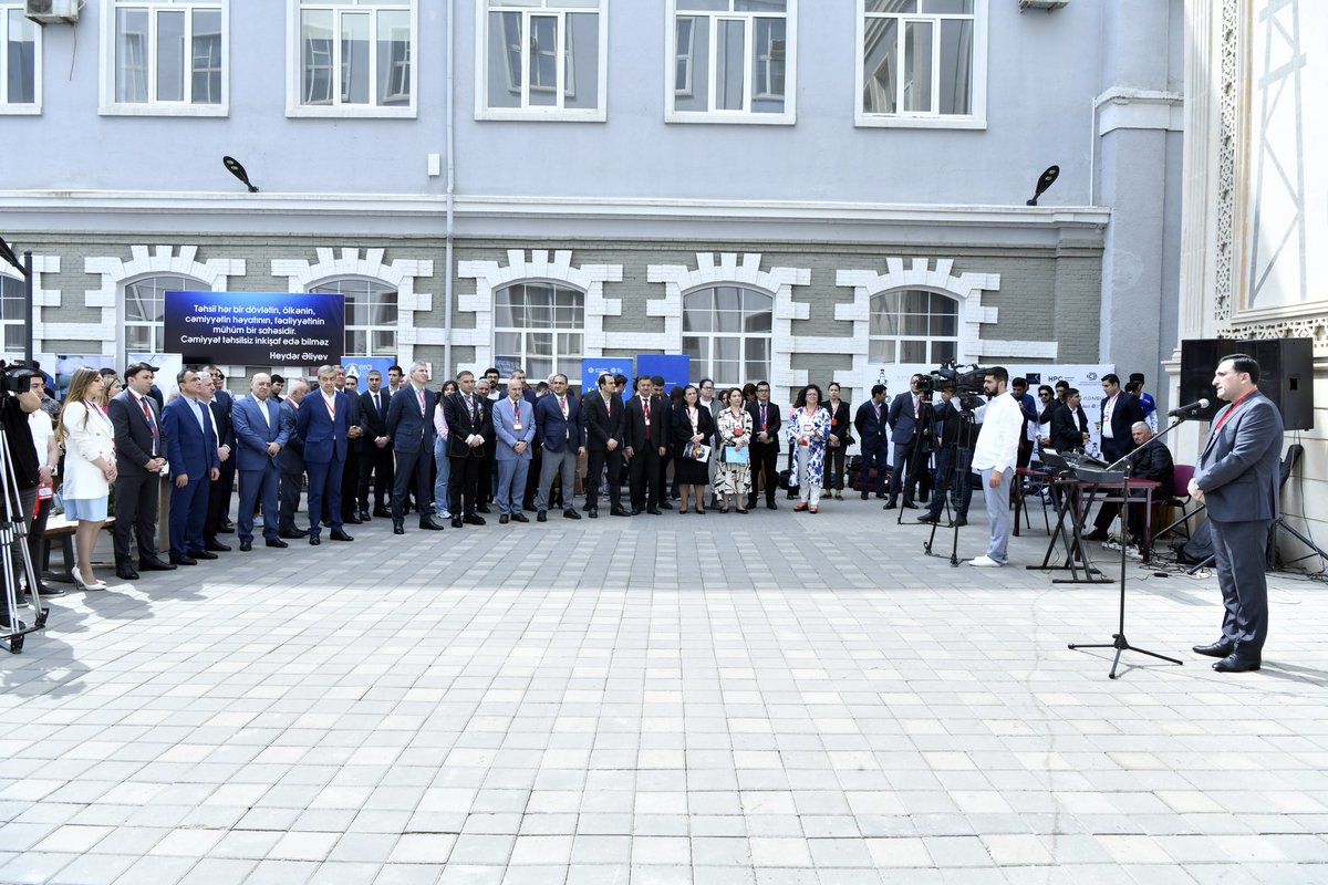 ADNSU1's tweet photo. #ASOIU students and graduates offered about 1,300 vacancies and internships at 14th Alumni-Career Fair by 115 state institutions and companies. 316 senior students were involved in paid, unpaid summer and year-round internships, and 16 graduates were hired during the fair.#career https://t.co/Hb9Sq76kTy